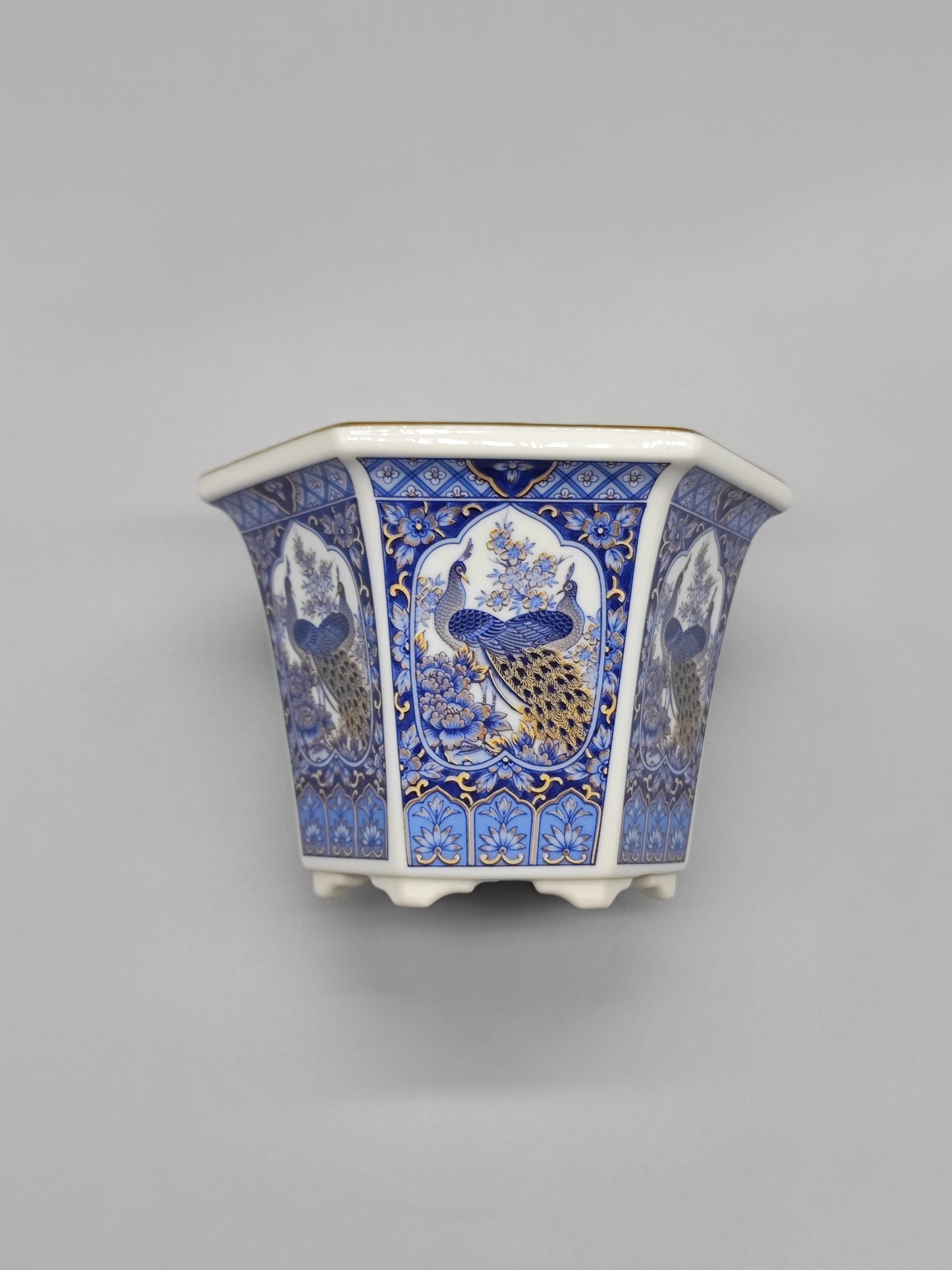 Blumentopf mit blauer Emaille