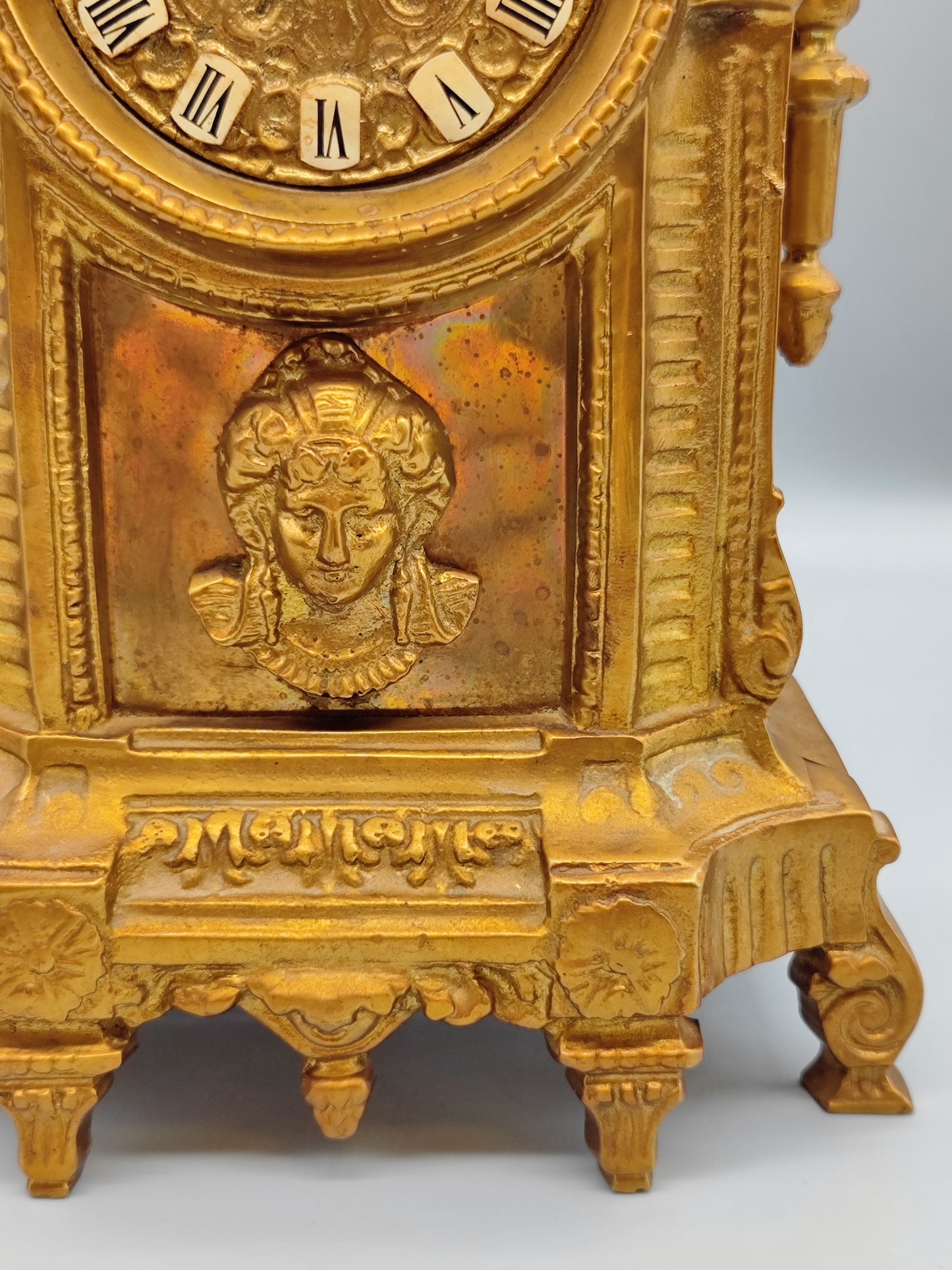 Vintage barocke Messinguhr