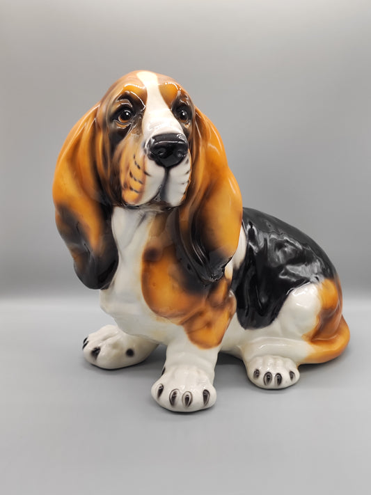 Basset-Figur aus Keramik, hergestellt von Intrada Italia
