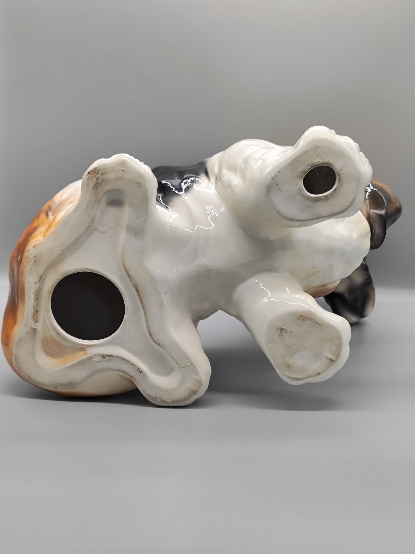 Basset-Figur aus Keramik, hergestellt von Intrada Italia