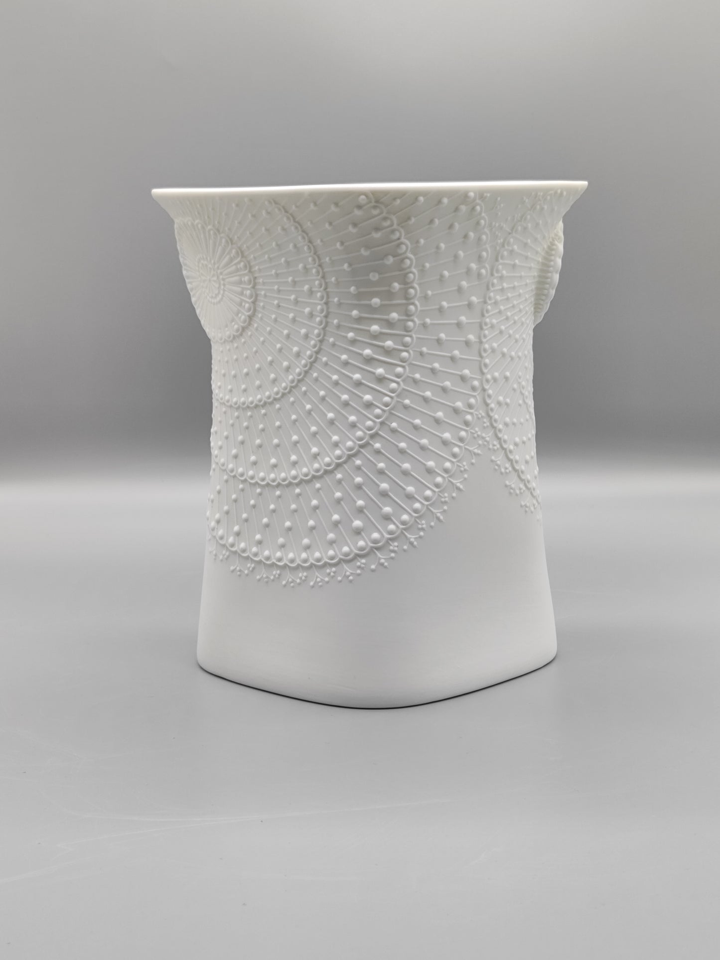 Kayser Vase weiß M. Frey Höhe 21 incl.