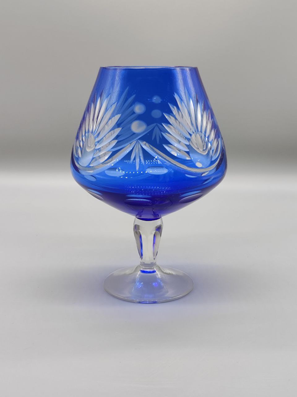Großes Weinglas mit blauem Nachtmann-Überfang