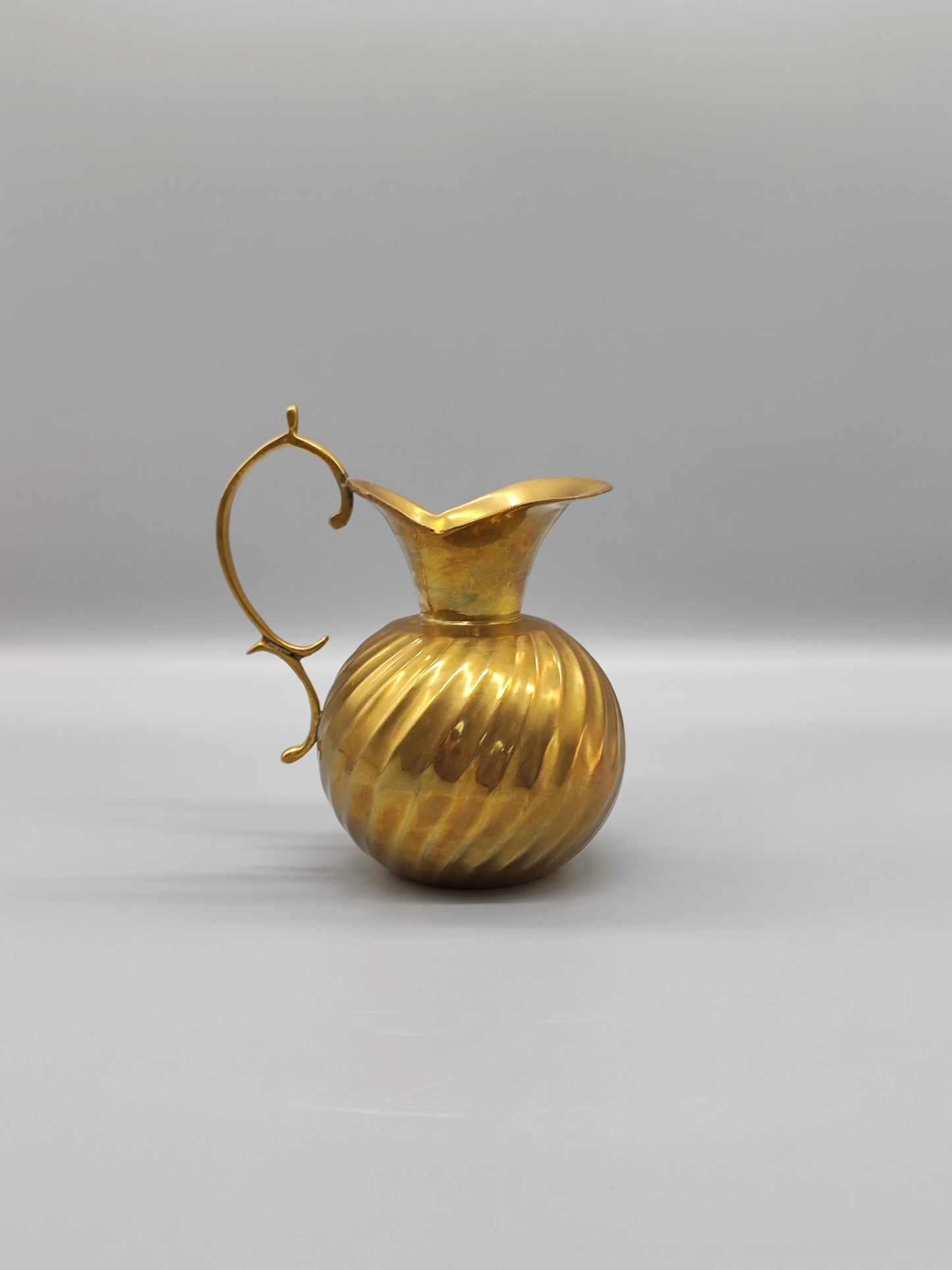 Messingkrug Zierkrug Henkelkrug