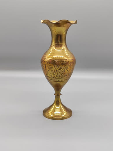 Vintage Vase aus Messing, ägyptische handgefertigte dekorative Messingvase, Heimdekoration. Messing 1970er Jahre.